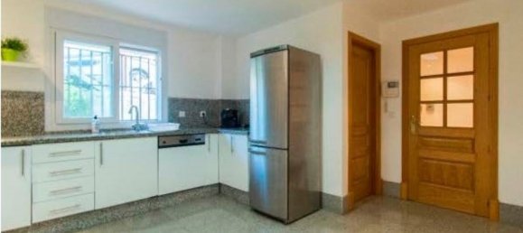 3 bedrooms Villa in Marbella, Spain No. 2542 8