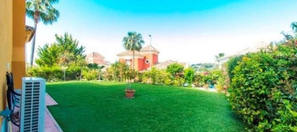 3 bedrooms Villa in Marbella, Spain No. 2542 13