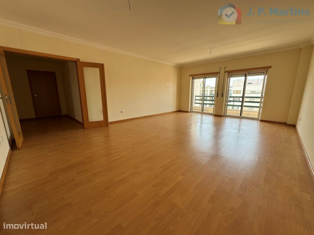 3 bedrooms Apartment in Barreiro, Portugal No. 206993