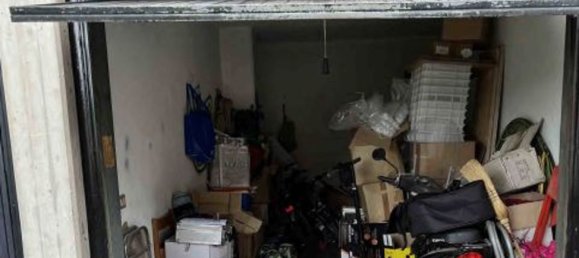 2-salle Appartement à Albino, Italy No. 8589 32