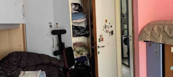 2-salle Appartement à Albino, Italy No. 8589 12