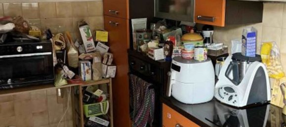 2-salle Appartement à Albino, Italy No. 8589 23