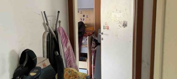 2-salle Appartement à Albino, Italy No. 8589 5