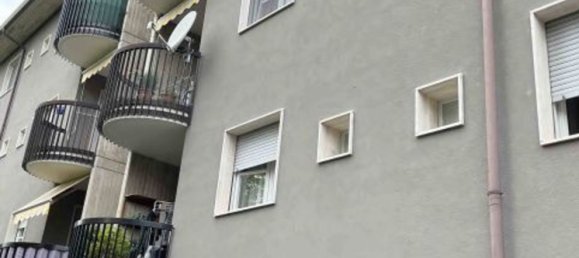 2-salle Appartement à Albino, Italy No. 8589 36