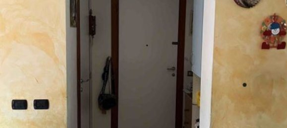 2-salle Appartement à Albino, Italy No. 8589 2