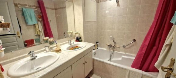 2 chambres Appartement à Sarreguemines, France No. 209846 4