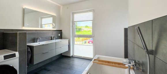 3 Schlafzimmer Haus in Seekirchen am Wallersee, Austria, Nr. 203952 4