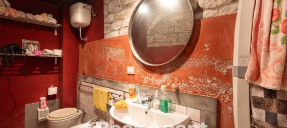 2 Schlafzimmer Haus in Pescia, Italy, Nr. 292092 20