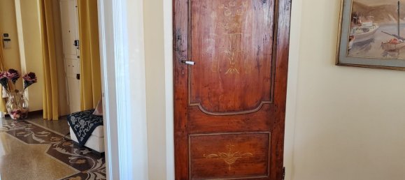 9 Schlafzimmer Wohnung in Rapallo, Italy, Nr. 339969 4