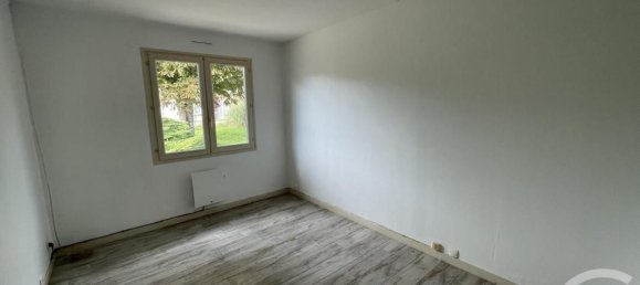 3 bedrooms House in Etrechet, France No. 228893 4