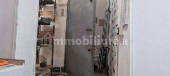 Gewerbliche Immobilie in Naples, Italy 415m², Nr. 270435 11