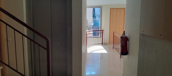 92m² Commercial property in Montcada i Reixac, Spain No. 171872 2