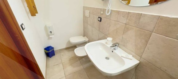 Hotel de 4 habitaciónes en Matera, Italy No. 17512 13