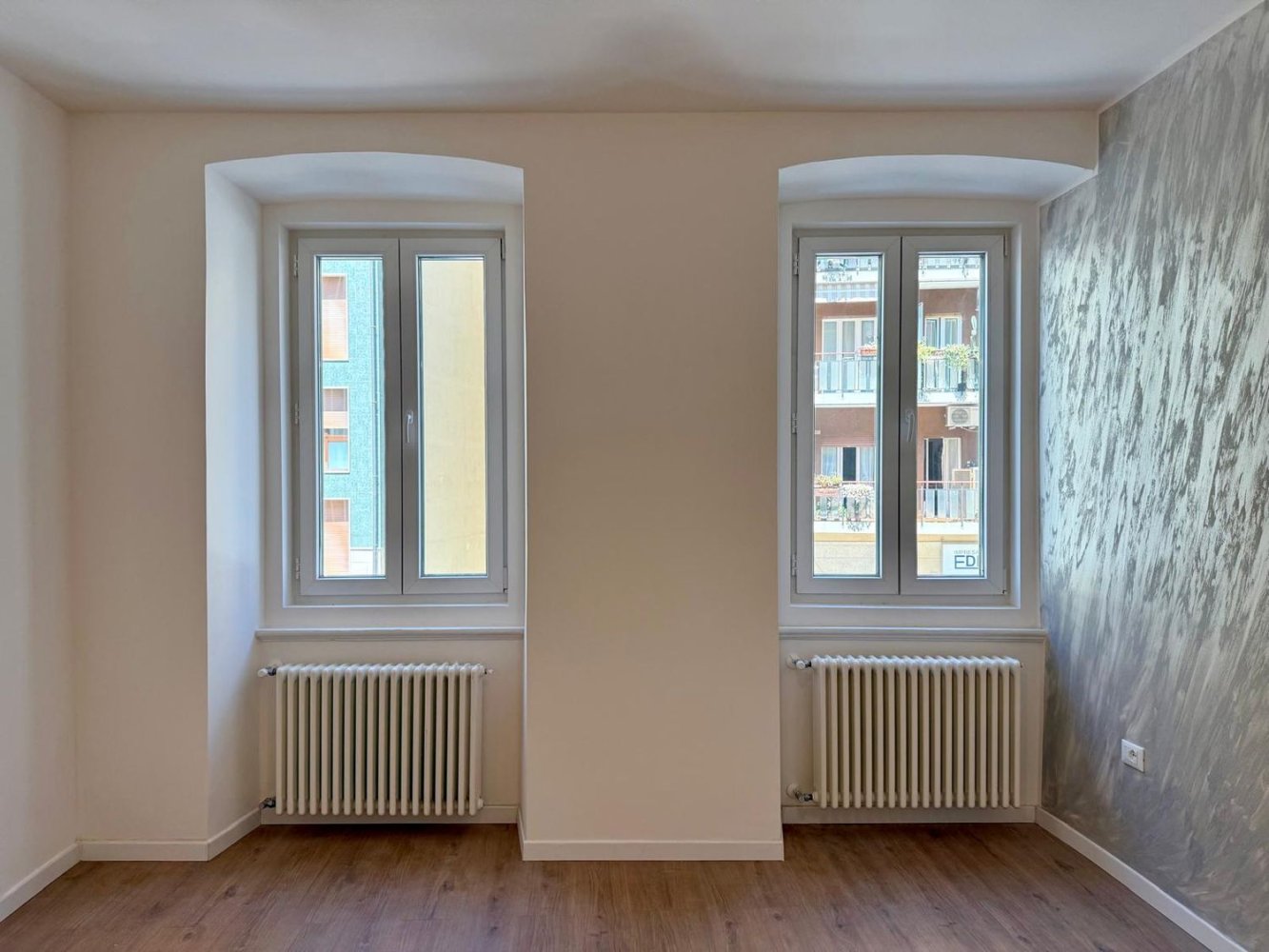 Apartamento de 3 dormitorios en Trieste, Italy No. 363099