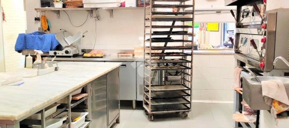 1 room Commercial property in Rome, Italy No. 92988 9