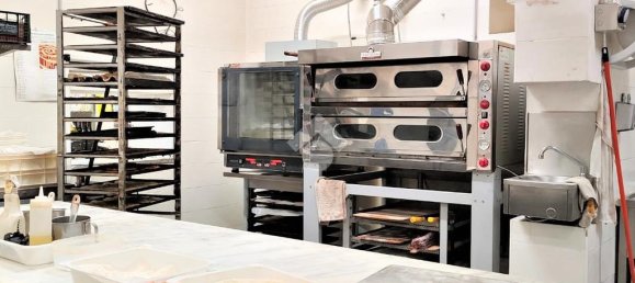 1 room Commercial property in Rome, Italy No. 92988 10