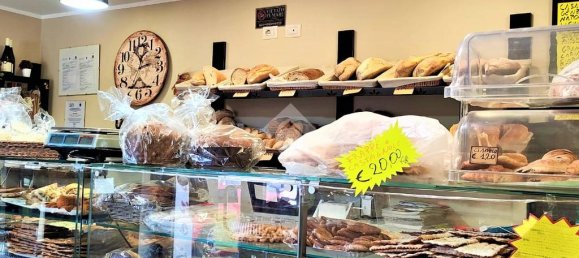 1 room Commercial property in Rome, Italy No. 92988 6