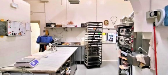 1 room Commercial property in Rome, Italy No. 92988 15