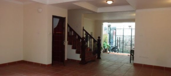 4 bedrooms House in Tay Ho, Vietnam No. 1977 3