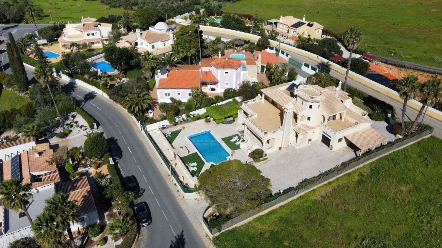 4 bedrooms Villa in Lagoa, Portugal No. 103176