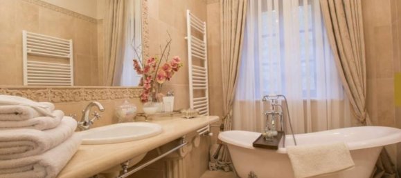 20 rooms Villa in Barga, Italy No. 26236 6