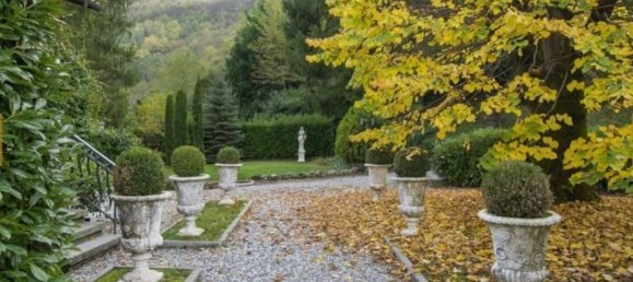 20 rooms Villa in Barga, Italy No. 26236 19