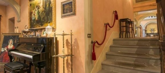 20 rooms Villa in Barga, Italy No. 26236 27
