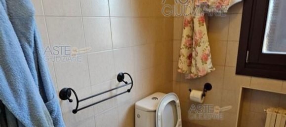 4 rooms Apartment in San Prospero, Italy No. 95047 2