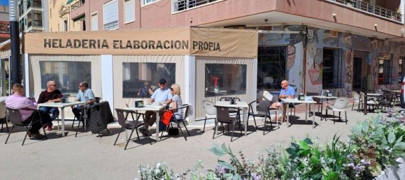 Gewerbliche Immobilie in Torrevieja, Spain 260m², Nr. 184645 3