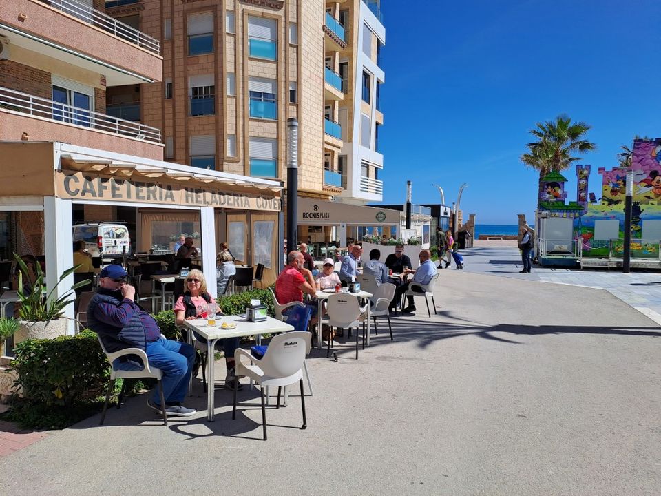 Gewerbliche Immobilie in Torrevieja, Spain 260m², Nr. 184645
