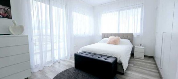 4 bedrooms Villa in Agios Tychonas, Cyprus No. 18772 2