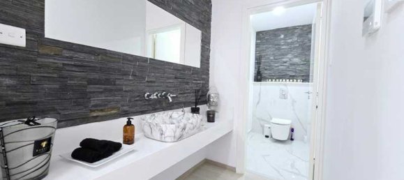 4 bedrooms Villa in Agios Tychonas, Cyprus No. 18772 7