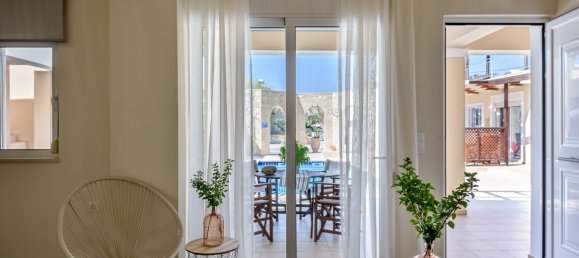 2 bedrooms Property in Chania, Greece No. 3343 7