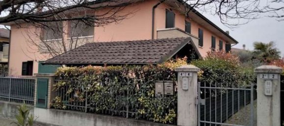 7 bedrooms House in Correggio, Italy No. 365215 18