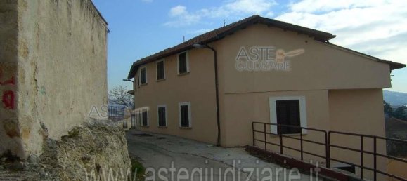 7غرفة شقة في Magliano de' Marsi, Italy رقم 186691 2