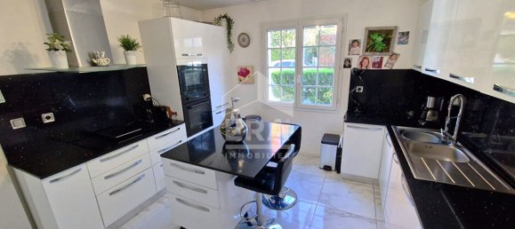 7 rooms House in Cormeilles-en-Parisis, France No. 328476 6