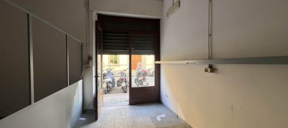 1 room Commercial property in Florence, Italy No. 66548 7