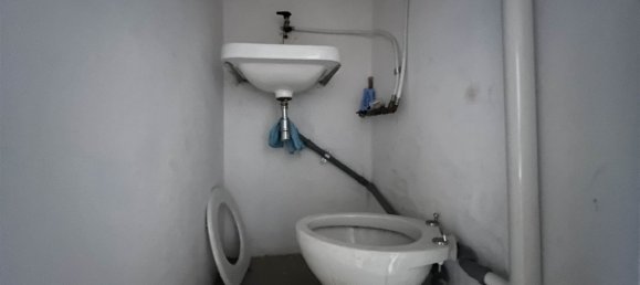 1 room Commercial property in Florence, Italy No. 66548 8