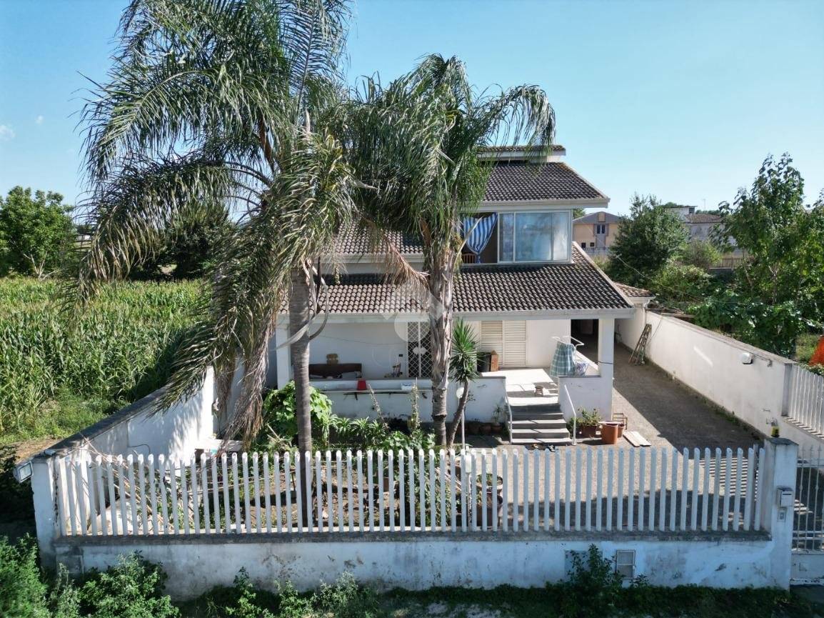 3 bedrooms Villa in Casapesenna, Italy No. 309208