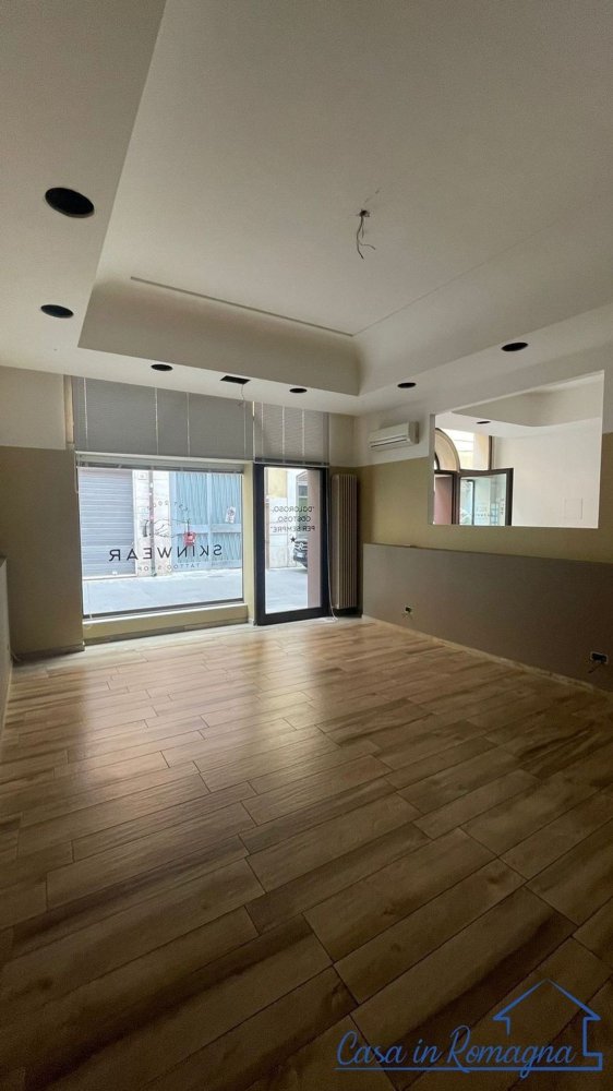 Propriété commerciale à Rimini, Italy 79m² No. 293270