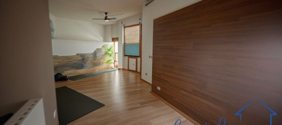 Propriété commerciale à Rimini, Italy 79m² No. 293270 4