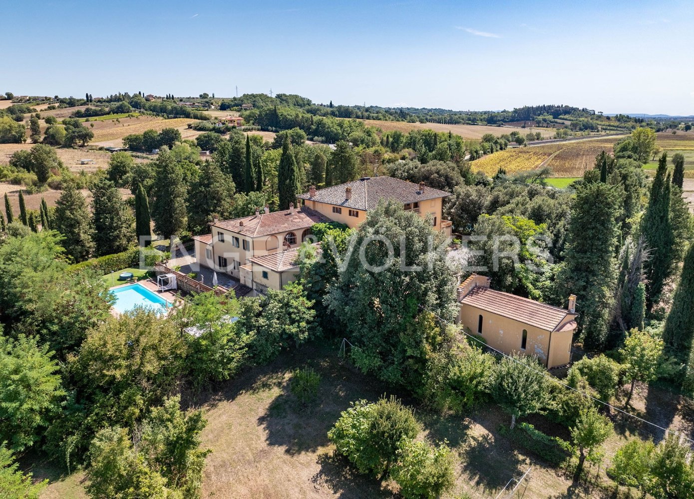 19 bedrooms Villa in Foiano della Chiana, Italy No. 64977