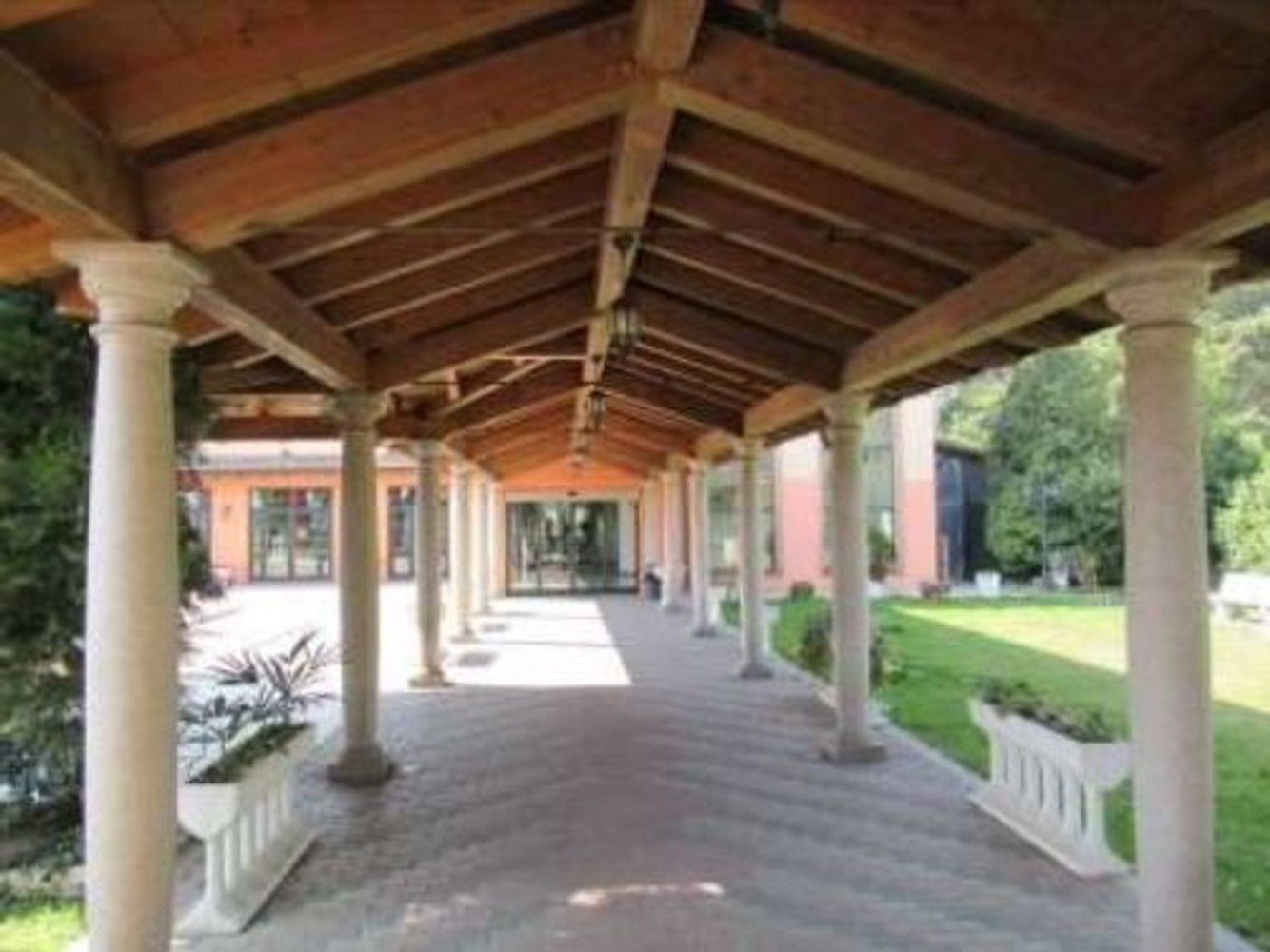 Propiedad comercial en Vidigulfo, Italy 2250 m² No. 11877