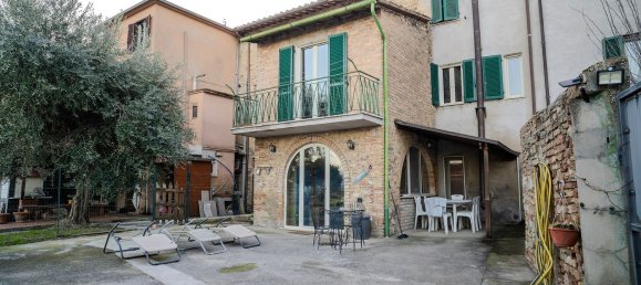 6 rooms House in Marsciano, Italy No. 126833 3