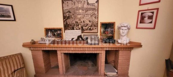 Квартира с 4 спальнями в Рим, Италия № 200728 2