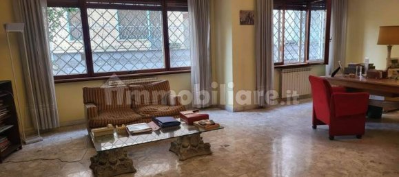 Квартира с 4 спальнями в Рим, Италия № 200728 6