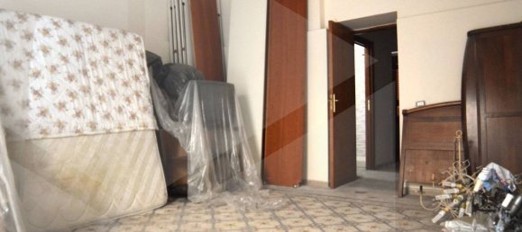 11 rooms Apartment in Arzano, Italy No. 18529 6