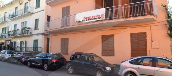 11 rooms Apartment in Arzano, Italy No. 18529 2