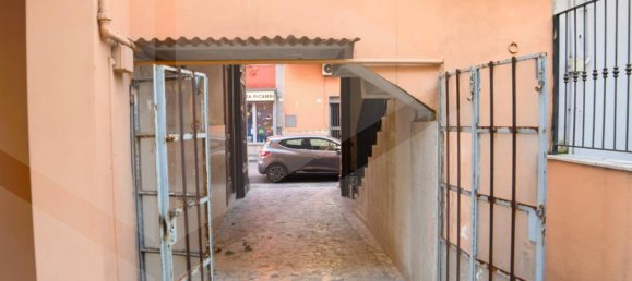11 rooms Apartment in Arzano, Italy No. 18529 4