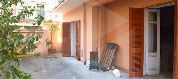 11 rooms Apartment in Arzano, Italy No. 18529 5